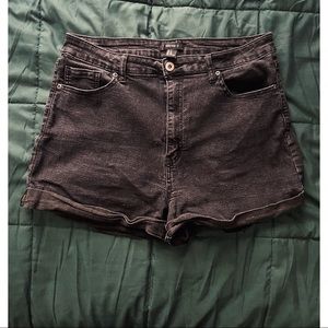 Forever 21 shorts, size 31